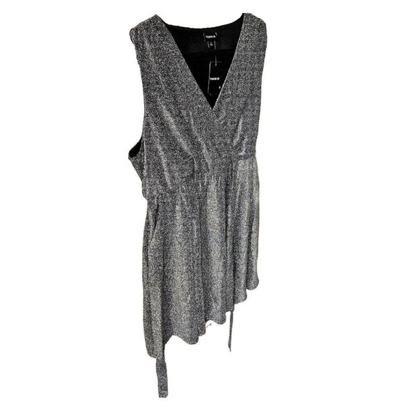 TORRID Plus SizeโMini Glitter Lurex Surplice Tiered dress Silver 3X - Picture 3 of 15